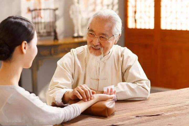 Traditional Chinese Medicine doctor offline face to face consultation help: Global Medical Concierge for Traditional Chinese Medicine (TCM) Services in China